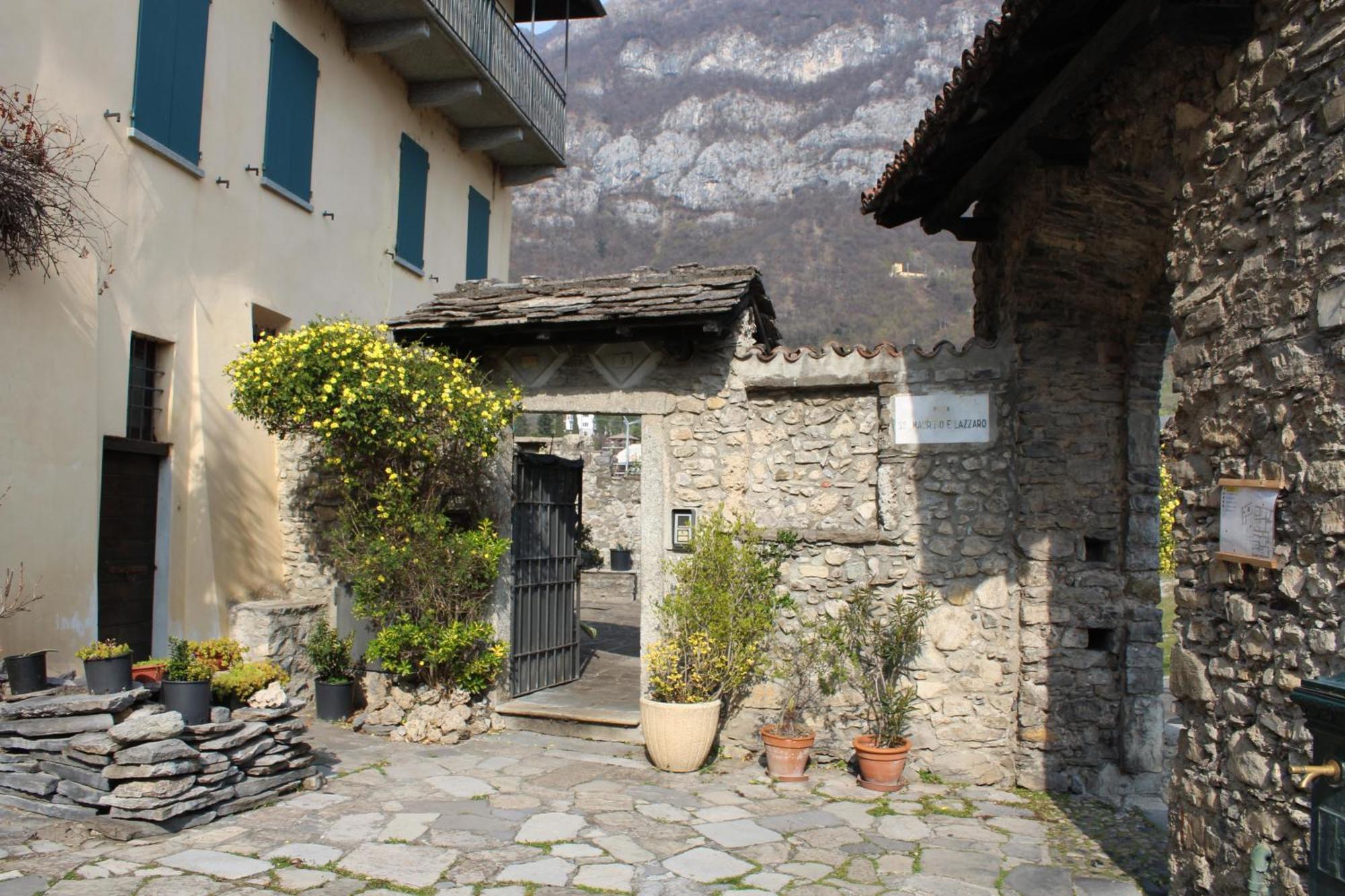 Riva Bianca Castle Holiday Home Lierna Exterior photo